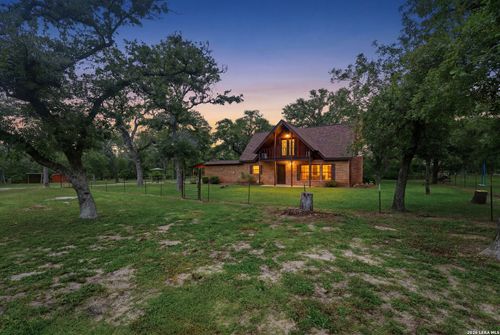 8606 State Highway 123 N, Stockdale, TX, 78160-6215 | Card Image
