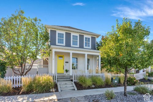 11372 S Red Cardinal Way, South Jordan, UT, 84009-1257 | Card Image