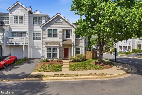 96-14473 Glencrest Cir, CENTREVILLE, VA, 20120-4136 | Card Image
