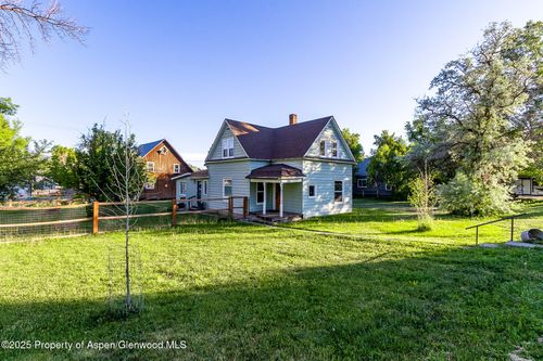 1042 Park Ave, Meeker, CO, 81641-3310 | Card Image