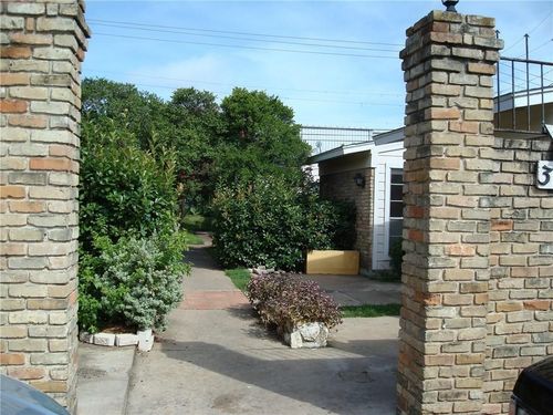 a-3412 Willowrun Dr, Austin, TX, 78704-7327 | Card Image