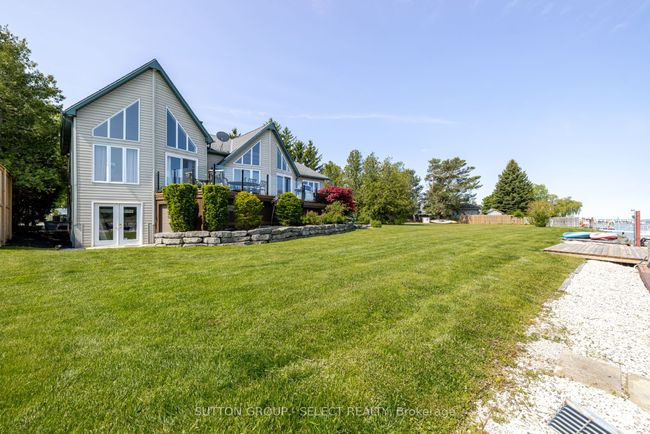 7474 Riverside Dr, House other with 3 bedrooms, 2 bathrooms and 6 parking in Port Franks ON | Image 10