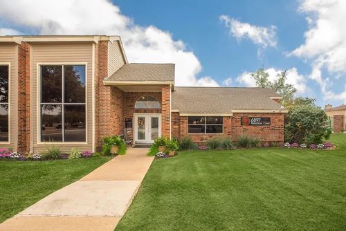 6897 Meadow Rd, North Richland Hills, TX, 76182-3810 | Card Image