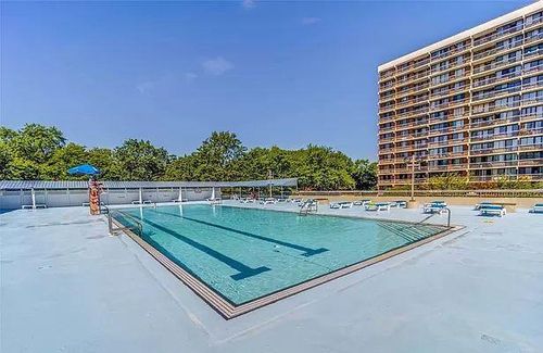 7n-150 Union Tpke, Kew Garden Hl, NY, 11367 | Card Image
