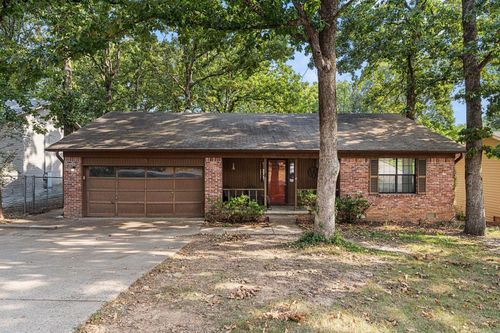 67 Creekwood Dr, Jacksonville, AR, 72076-9216 | Card Image