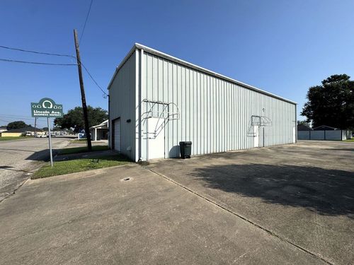 4020 Lincoln Ave, Groves, TX, 77619-4640 | Card Image