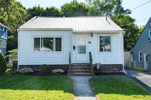 429 Ridgewood Dr, Syracuse, NY, 13206-2411 | Card Image