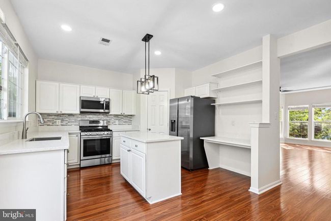 2441 Wheat Meadow Cir, Townhouse with 3 bedrooms, 4 bathrooms and null parking in HERNDON VA | Image 12