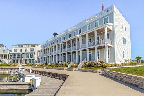 126 Mariners Cv, Saint Joseph, MI, 49085-1580 | Card Image