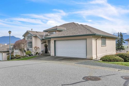 35-8590 Sunrise Dr, Chilliwack, BC, V2R3Z4 | Card Image