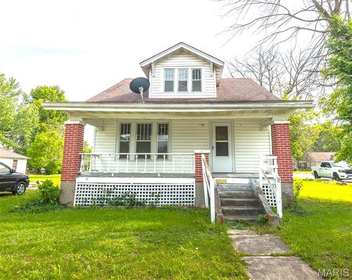 607 W 3rd St, Belle, MO, 65013-2440 | Card Image