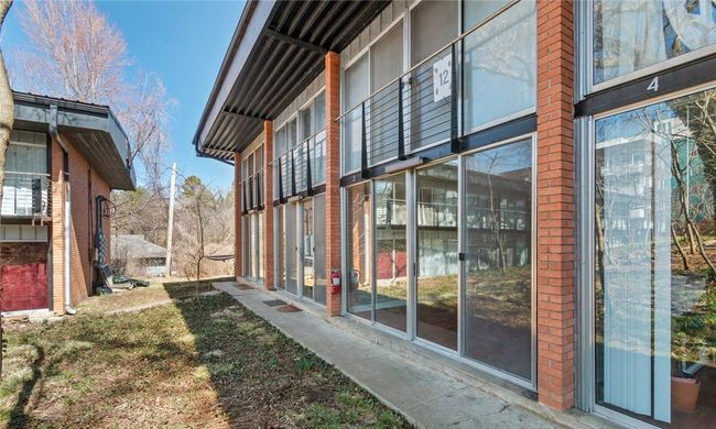12 S Hill Ave, Condo with 2 bedrooms, 1 bathrooms and null parking in Fayetteville AR | Image 4