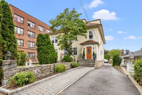 43 Davis Ave, White Plains, NY, 10605-1040 | Card Image