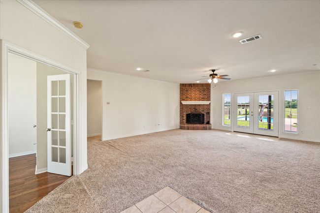104 Spring Creek Dr, House other with 3 bedrooms, 3 bathrooms and null parking in Waxahachie TX | Image 7
