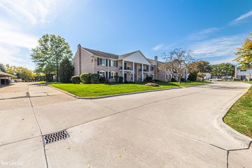 14211 Ivanhoe Dr, Sterling Heights, MI, 48312-2346 | Card Image