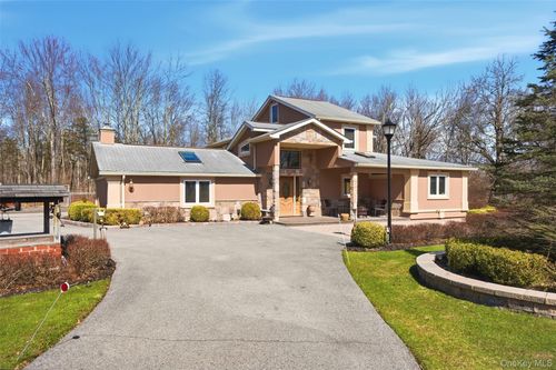 801 Albany Post Rd, Gardiner, NY, 12525 | Card Image