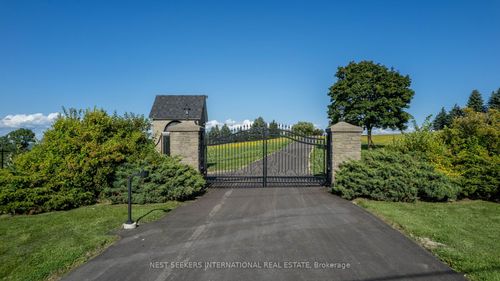 15535 Highway 27, Schomberg, ON, L0G1T0 | Card Image