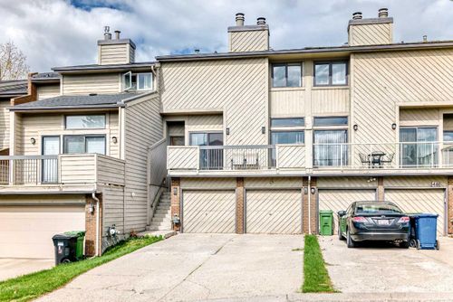 44 Edgemont Estates Rd Nw, Calgary, AB, T3A2M5 | Card Image