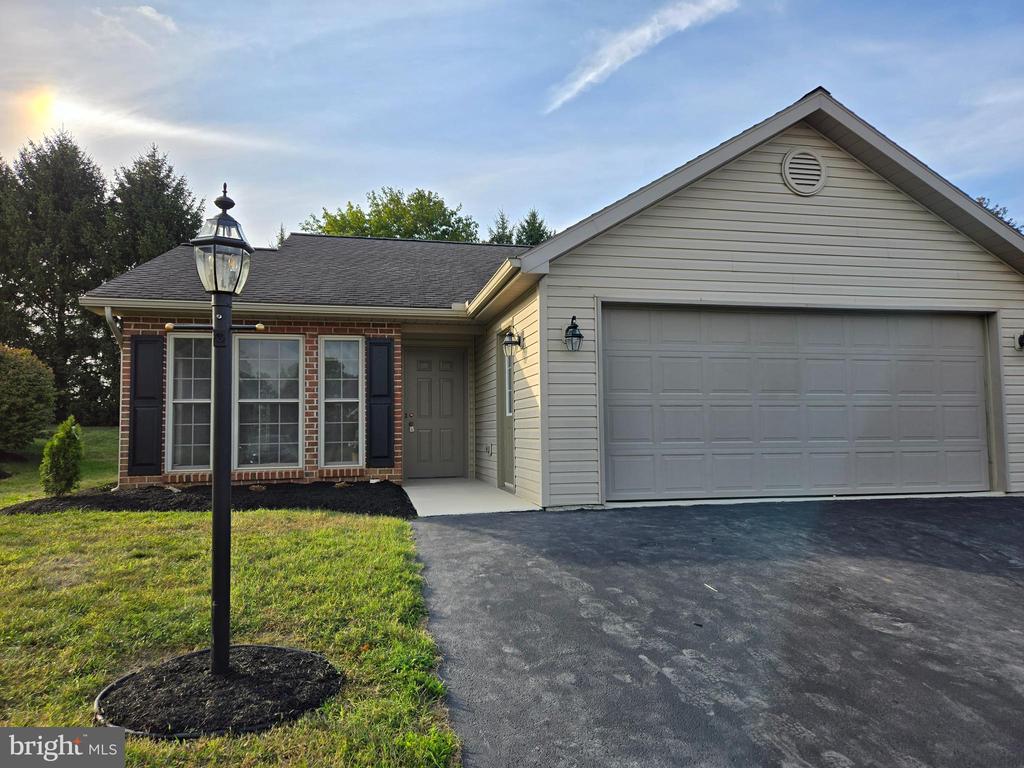 Sequoia Ct, Chambersburg, PA 17201