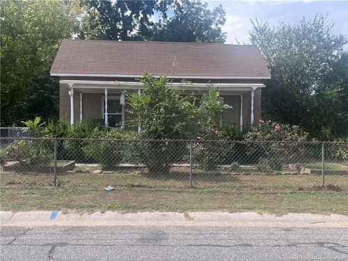 338 S Elizabeth St, Saint Pauls, NC, 28384-1828 | Card Image