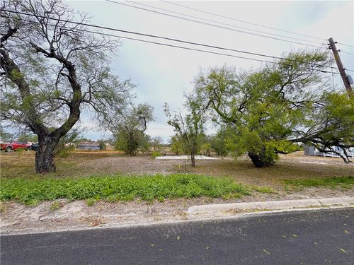 1218 E Lee Ave, Kingsville, TX, 78363-4753 | Card Image