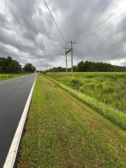 4 Hc Powers Rd, Wallace, NC, 28466-8260 | Card Image