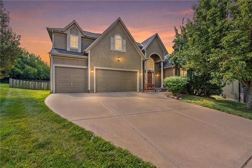 22907 W 48th St, Shawnee, KS, 66226-8701 | Card Image