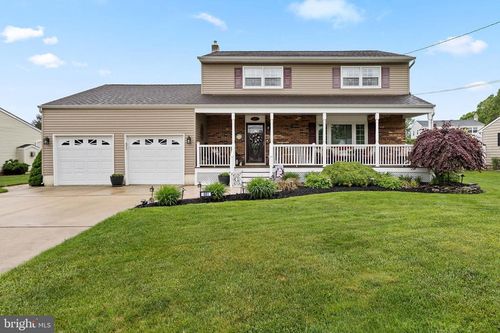 681 Shady Ln, Hamilton, NJ, 08619-2752 | Card Image