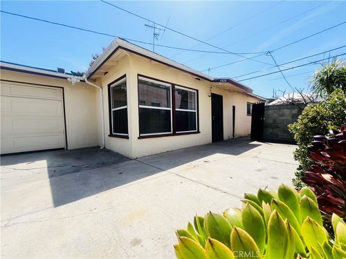 4824 W 117th St, Hawthorne, CA, 90250-2011 | Card Image