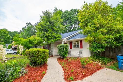 5097 Village Green Way, Alpharetta, GA, 30009-3647 | Card Image