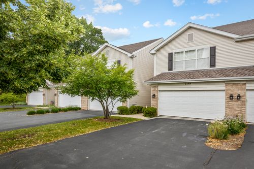 2349 Stoughton Cir, Aurora, IL, 60502-6479 | Card Image