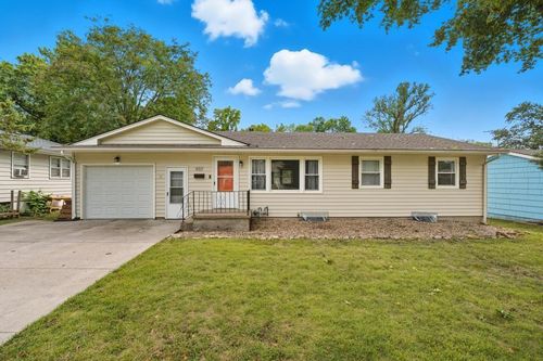 907 Sw Lea Dr, Lee's Summit, MO, 64081-2640 | Card Image