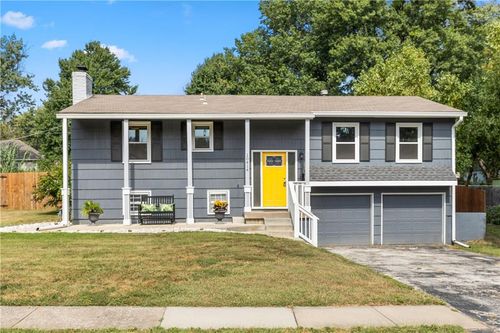 10414 W 73rd St, Shawnee, KS, 66203-4504 | Card Image