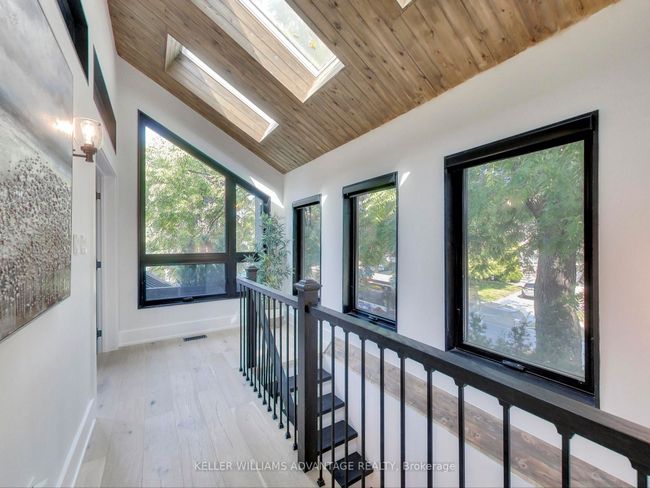 854 Royal York Rd, House other with 3 bedrooms, 3 bathrooms and 5 parking in Etobicoke ON | Image 14