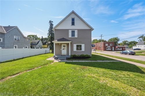 401 7th Street, Fairport Harbor, OH, 44077 | Card Image