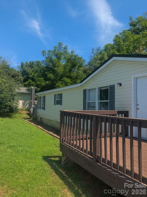 21 Lisa Dr, Canton, NC, 28716-0720 | Card Image