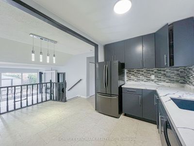 137 - 34 Venetian Cres, Condo with 3 bedrooms, 2 bathrooms and 1 parking in North York ON | Image 3