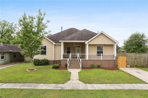 204 Doerr Dr, Arabi, LA, 70032-1804 | Card Image