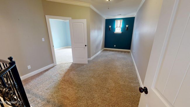 upstairs sitting area | Image 31