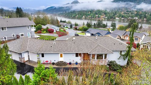 18019 Mariposa Ln, Mount Vernon, WA, 98274-8153 | Card Image