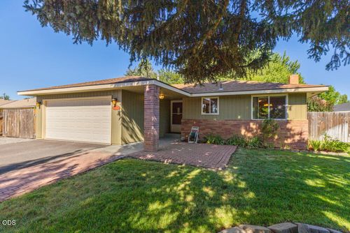 5336 Knightwood Dr, Klamath Falls, OR, 97603-8527 | Card Image