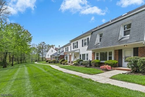 12 Harwich Ct, Scotch Plains, NJ, 07076-3164 | Card Image
