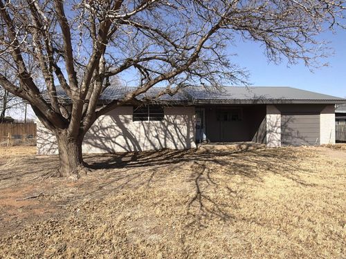 307 E 5th St, Sundown, TX, 79372-1578 | Card Image