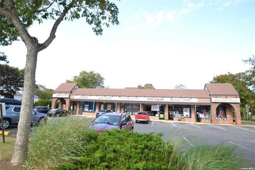 208-196 Montauk Hwy, Southampton, NY, 11968-4107 | Card Image