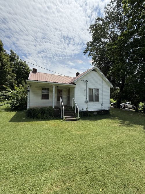 219 Corolla Rd, Sparta, TN, 38583-3347 | Card Image