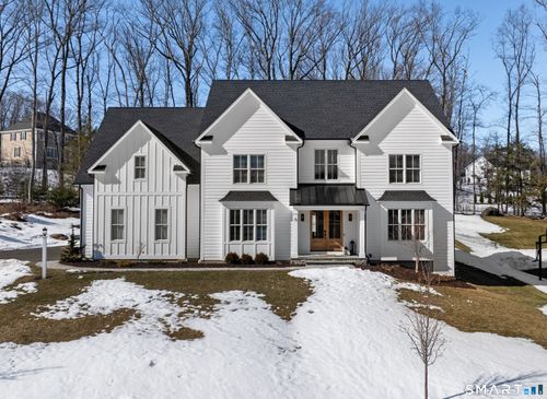 8 Gateshead Way, Unionville, CT, 06085-1190 | Card Image