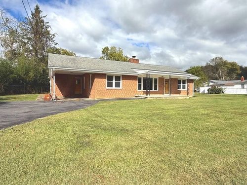 403 Market St, Peterstown, WV, 24963-1155 | Card Image