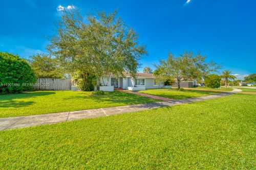 10860 Sw 124th Rd, Miami, FL, 33176-4556 | Card Image
