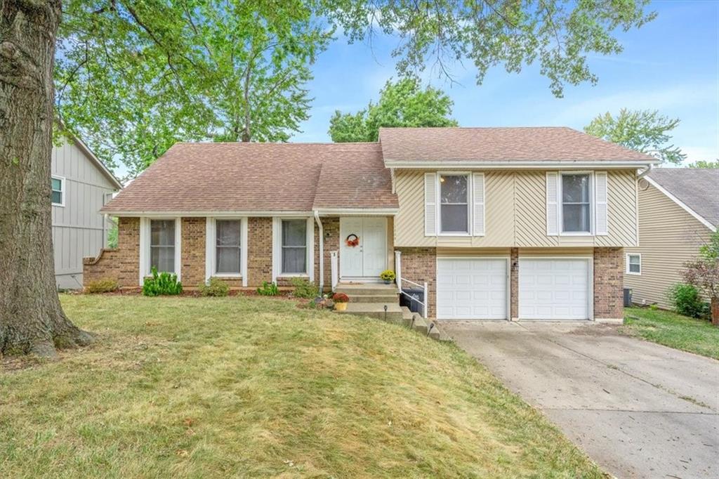 21st St, Blue Springs, MO 64015