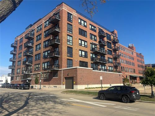 105-900 2nd St Se, Cedar Rapids, IA, 52401-2229 | Card Image